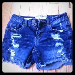 "Hot Kiss" ripped jean shorts